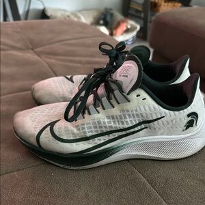Nike Pegasus 37 Michigan State Men’s 5.5 Women’s 7 air zoom